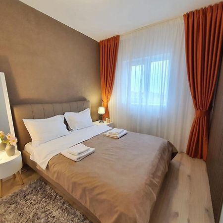 Elias Central Apartment - 2 Bedrooms & Free Parking Oradea Dış mekan fotoğraf