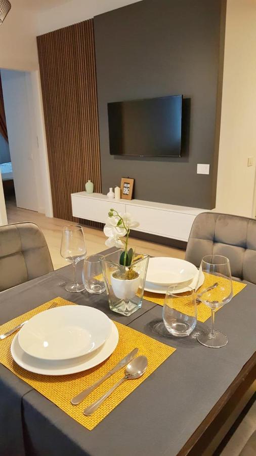Elias Central Apartment - 2 Bedrooms & Free Parking Oradea Dış mekan fotoğraf