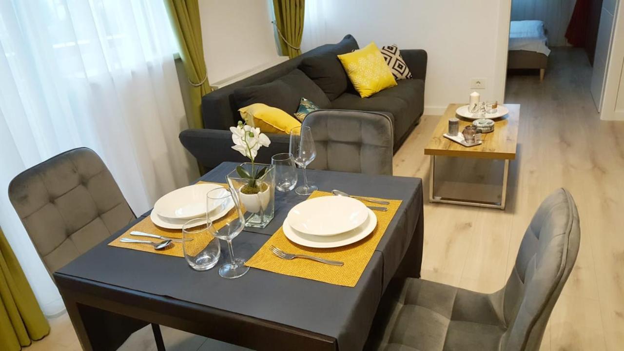 Elias Central Apartment - 2 Bedrooms & Free Parking Oradea Dış mekan fotoğraf