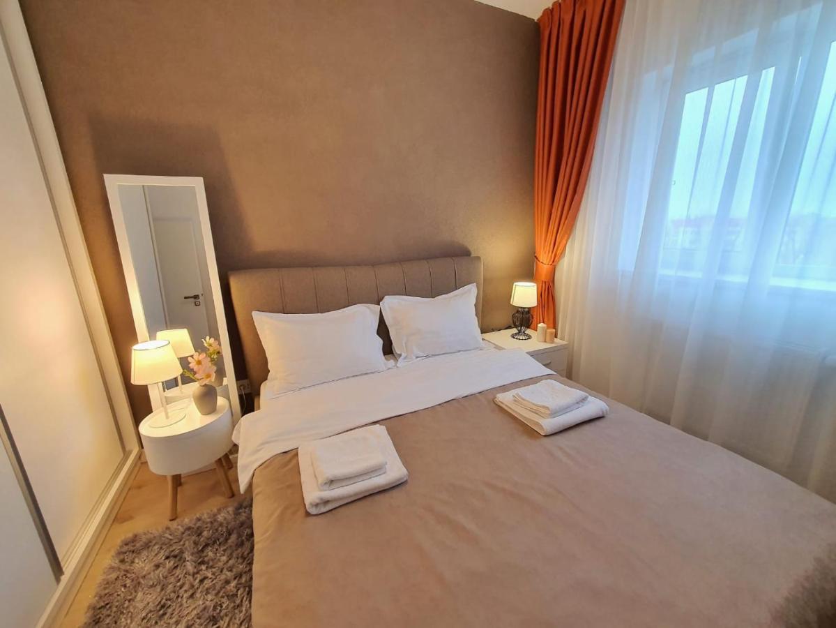 Elias Central Apartment - 2 Bedrooms & Free Parking Oradea Dış mekan fotoğraf